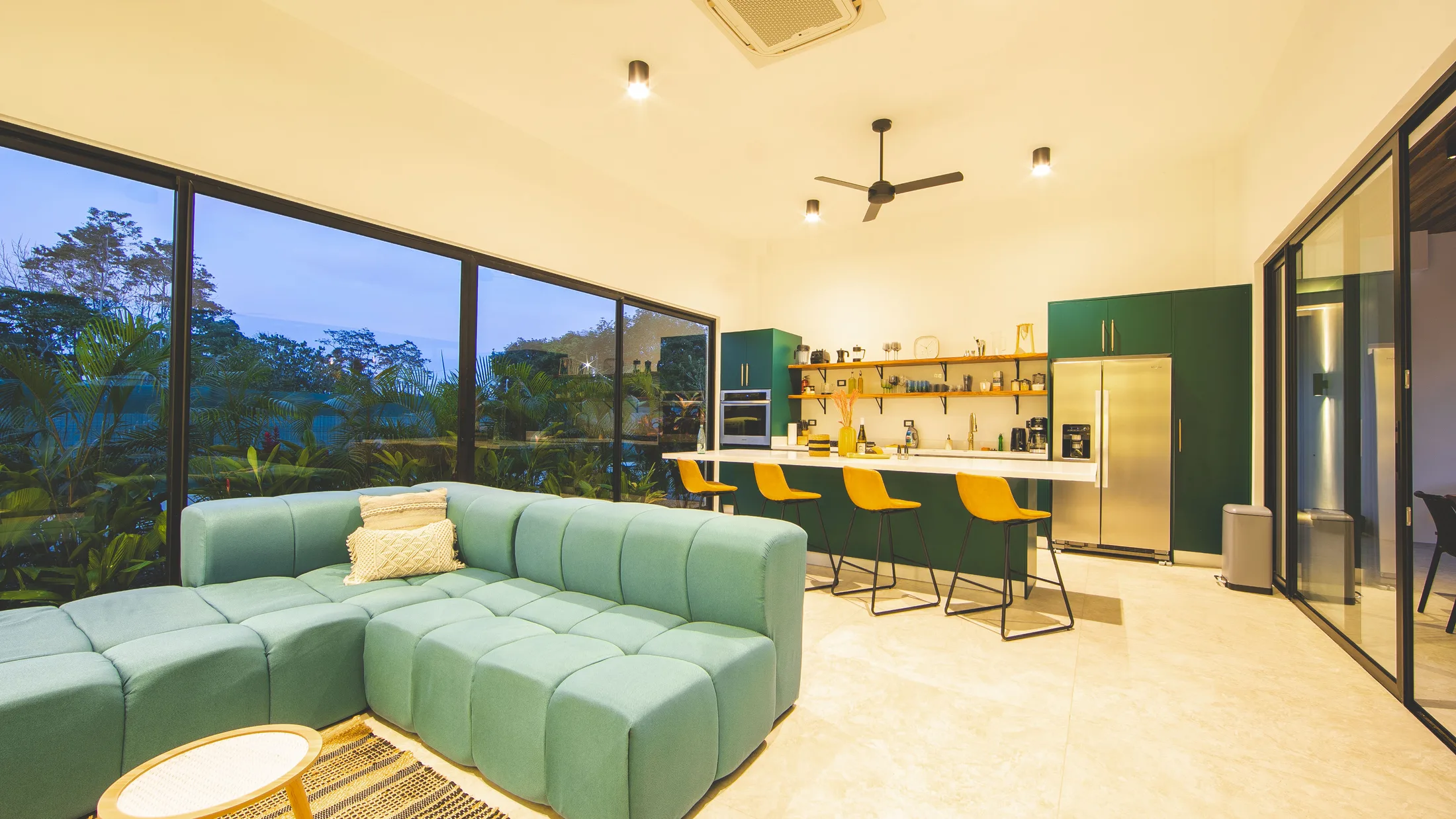 Outdoor dining table at Villa Amara