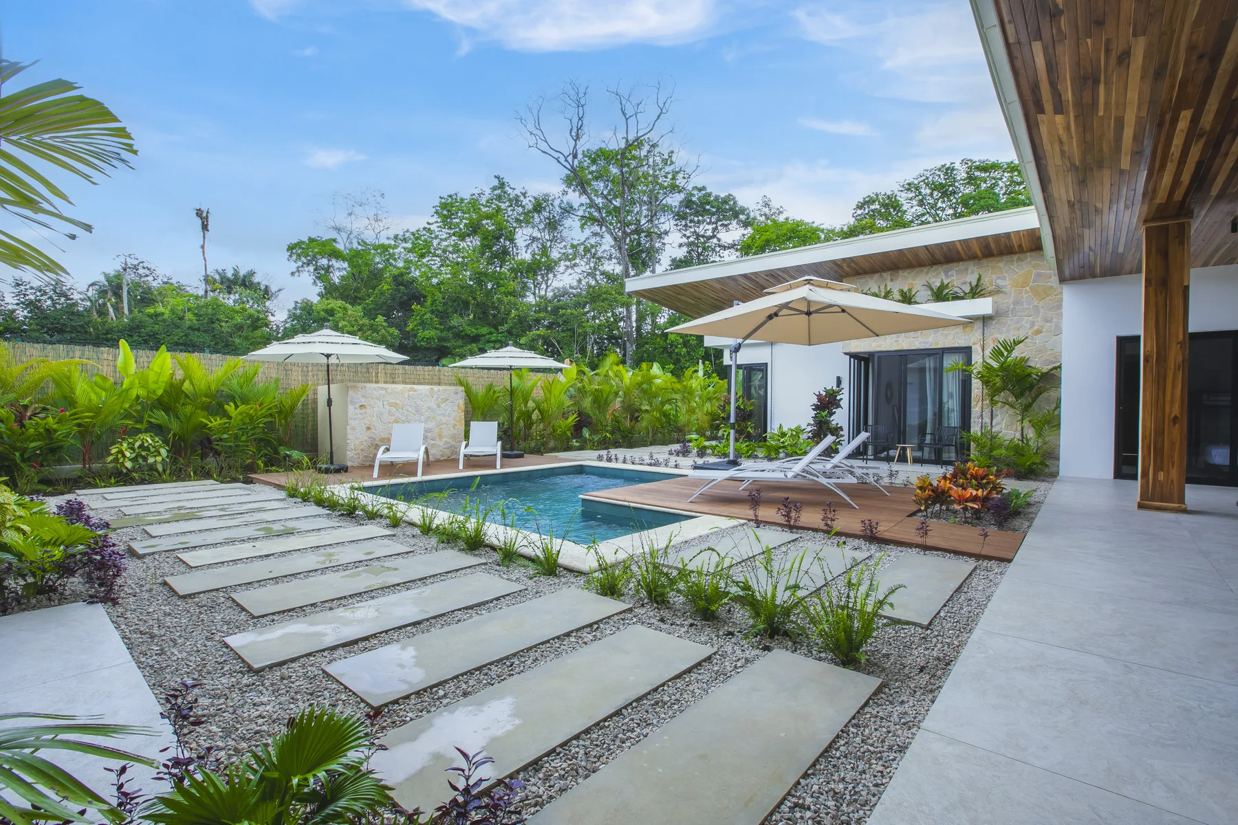 Garden-facing king suite at Villa Amara